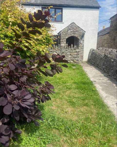 Forge Cottage House in Porthcawl