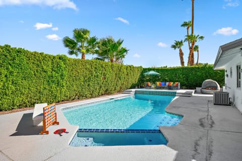 Hot Tub, Swimming pool