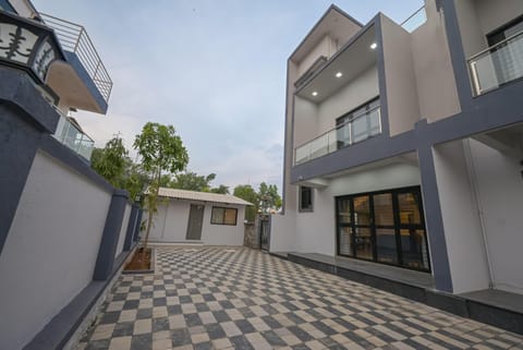 Elara Villa, 3BHK Luxury Villa with Private Pool Villa in Lonavla