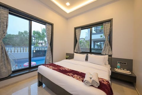 Elara Villa, 3BHK Luxury Villa with Private Pool Villa in Lonavla