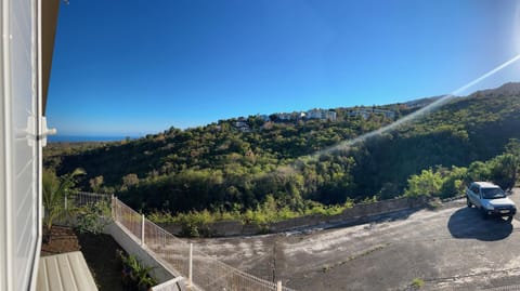 Day, Neighbourhood, Natural landscape, Mountain view