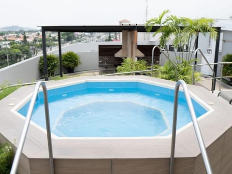 Suite 212 Elegante Edificio Samborondon Plaza Apartment in Guayaquil