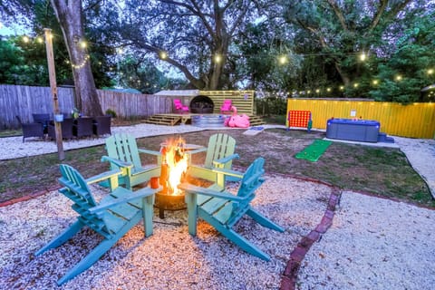 family house cowboy pool HOT TUB Yard Games Haus in Bellview