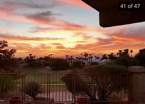 Sunset Haven, 3-Bedroom Getaway with Heated Pool and Lake Views House in Lake Havasu City