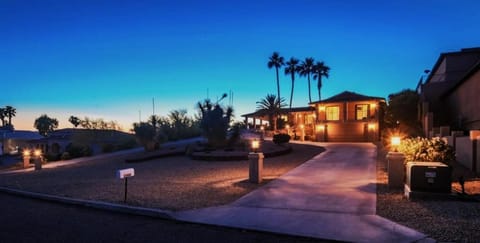 Sunset Haven, 3-Bedroom Getaway with Heated Pool and Lake Views House in Lake Havasu City