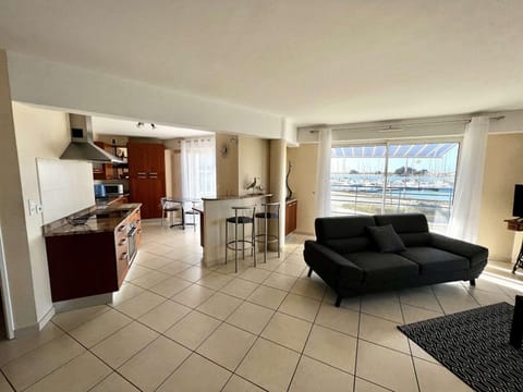 Espace, confort et terrasse au cœur d'Étel avec WiFi et parking - FR-1-479-185 Apartment in Étel