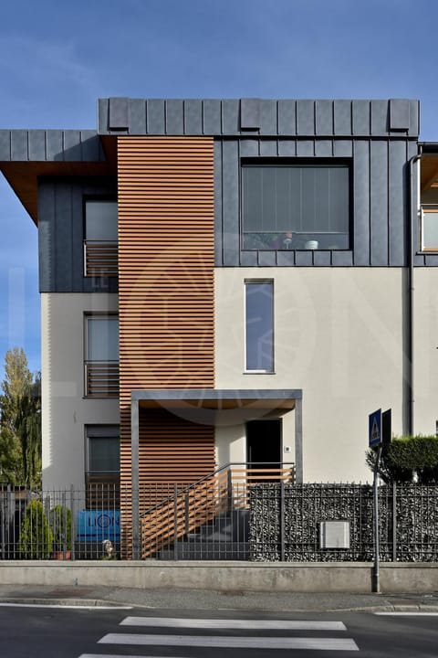 Property building, Day, Street view, Street view