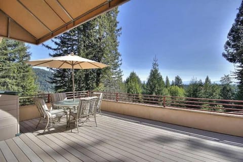 Patio, Day, Natural landscape, View (from property/room), Balcony/Terrace, Dining area, Mountain view