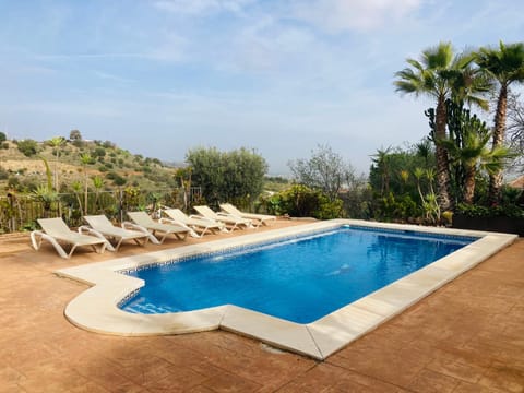 Garden, View (from property/room), Swimming pool