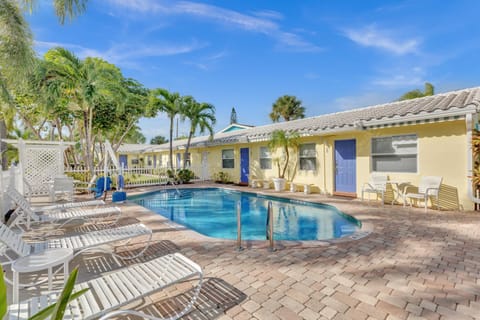 Garden, Pool view, Swimming pool, sunbed