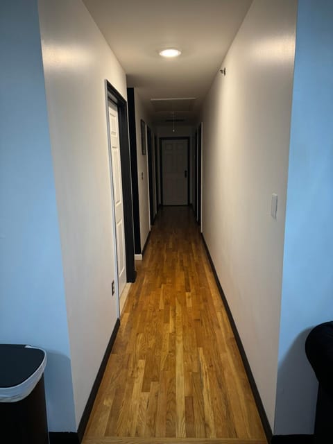 4brm in 3fam house, Newark Apartment in Newark