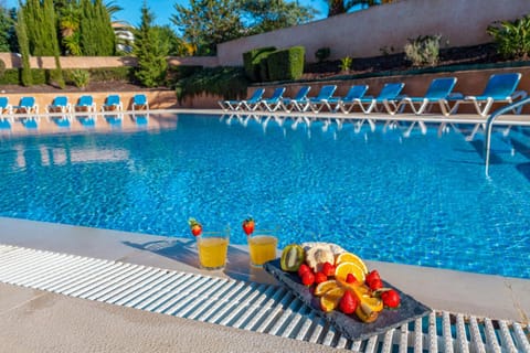 Day, Pool view, Swimming pool, sunbed