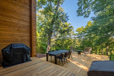 Camp Haliburton - Waterfront A-Frame Haus in Dysart and Others