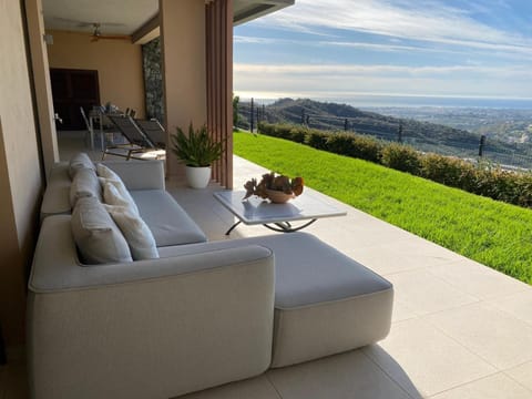 View (from property/room), Balcony/Terrace