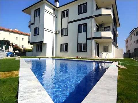 Property building, Garden, Swimming pool