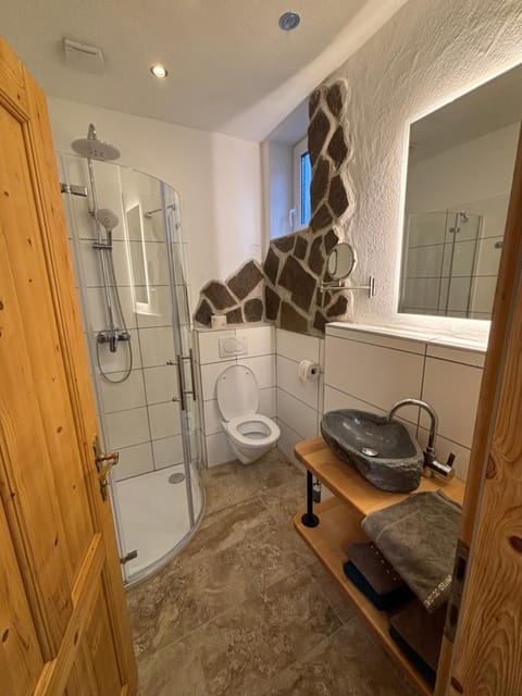 Shower, towels