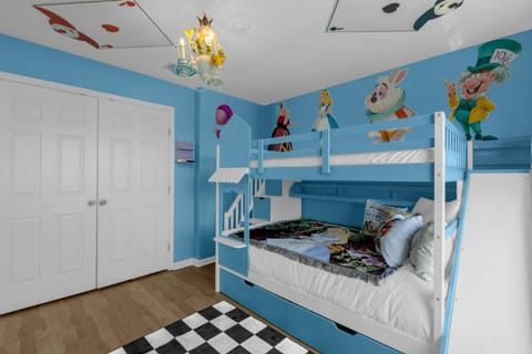 Bed, Photo of the whole room, Bedroom, bunk bed