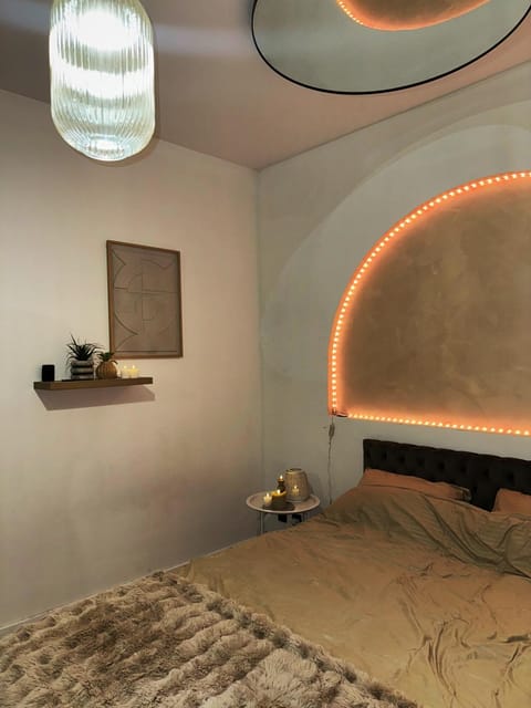 MB Loveroom Jacuzzi Apartment in Drancy