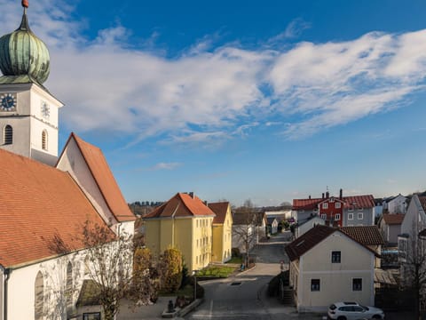 Property building, Day, Neighbourhood, City view, Landmark view