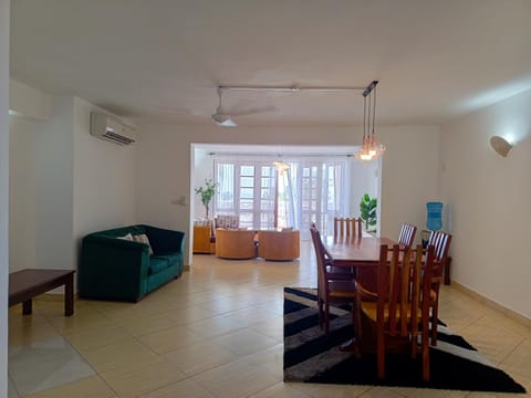 Living room, Seating area, Dining area, air conditioner