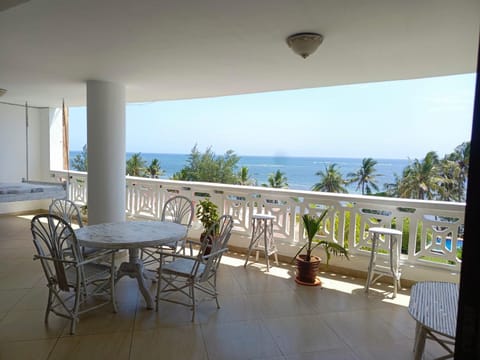 Patio, Day, Natural landscape, View (from property/room), Balcony/Terrace, Dining area, Sea view