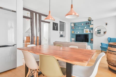 Living room, Dining area