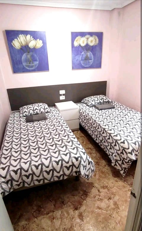 BILBAO, 3 hab, 5 camas, Wifi, Metro, aparcamiento gratis, Apartment in Bilbao