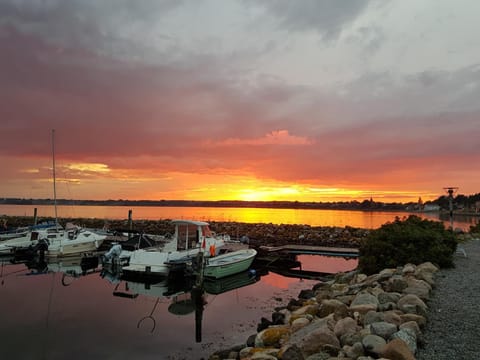 Hausboot Hecht mit Dachterrasse in Marina Minde, Dänemark House in Sønderborg