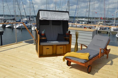 Hausboot Hecht mit Dachterrasse in Marina Minde, Dänemark House in Sønderborg