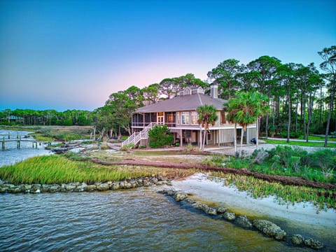 Flamingo Bay House in Saint George Island