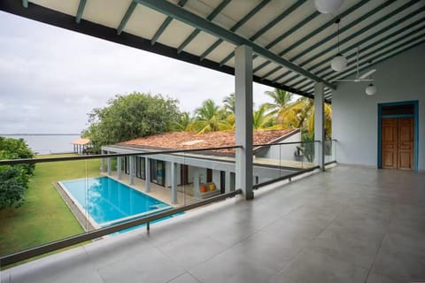 Luxury Lakefront Villa Apartment in Negombo