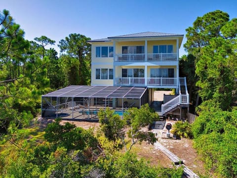 Banana Bay House in Saint George Island