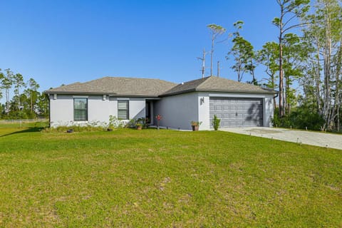 Chic Retreat with Lanai in Fort Myers! Casa in Lehigh Acres