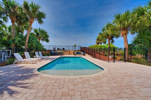 Above The Cut Maison in Saint George Island