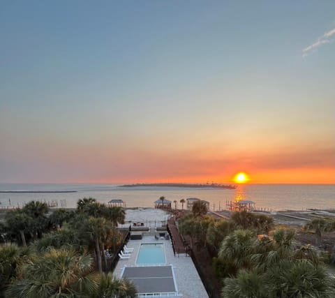 Above The Cut Maison in Saint George Island