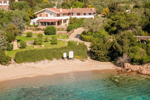 Villa il Mosaico di Nora Villa in Porto Istana