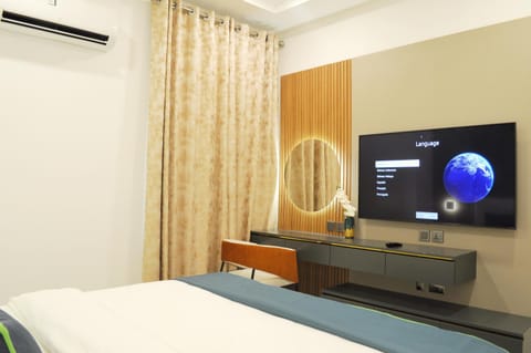 Bed, TV and multimedia, Bedroom, air conditioner