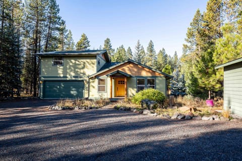 Riverfront Retreat in Sunriver Oregon with Stunning River Views House in Three Rivers