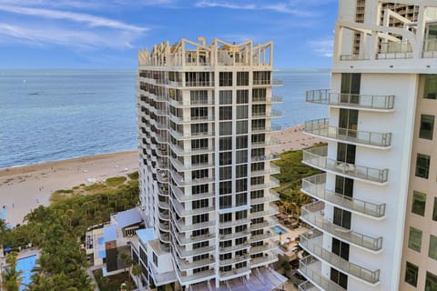 2BR Ocean Views Condo in West Palm Apartment in Riviera Beach