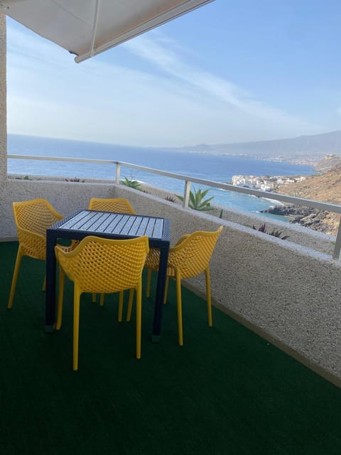 Penthouse apt with ocean views for couples and sports lovers Apartment in Tabaiba