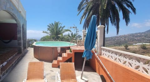 Patio, Day, Natural landscape, View (from property/room), Balcony/Terrace, Mountain view, Pool view, Swimming pool, sunbed