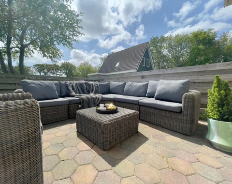 Day, Garden, Seating area, Garden view