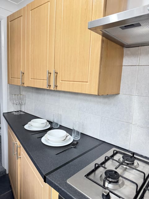 Charming Brand New 2BR 4Beds House in Nottingham