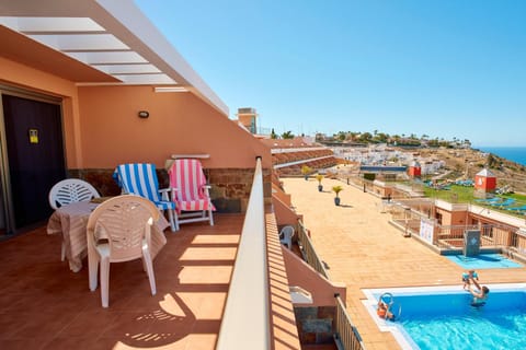 Balcony/Terrace, Pool view, Sea view, Swimming pool