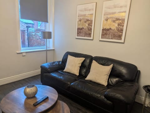 THREE BEDROOM Jesmond Apartment Apartment in Newcastle upon Tyne