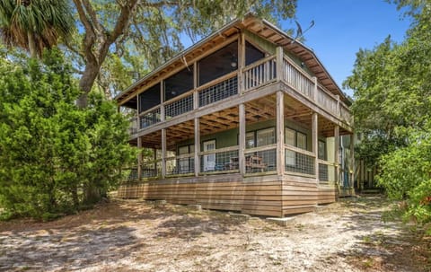 Cedar Summit Upstairs House in Cedar Key