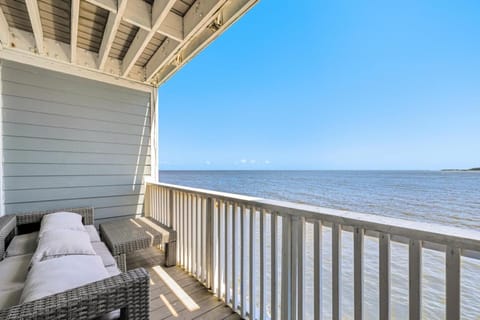 Salt Life Condo 2 - Endless Gulf views Appartamento in Cedar Key