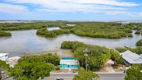 Rains Waterfront Cottage Casa in Cedar Key