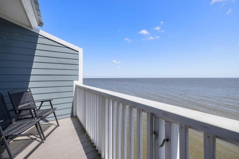 Cedar Key Breeze Gulf front townhouse Haus in Cedar Key