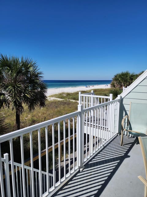 Natural landscape, View (from property/room), Balcony/Terrace, Balcony/Terrace, Beach, Sea view